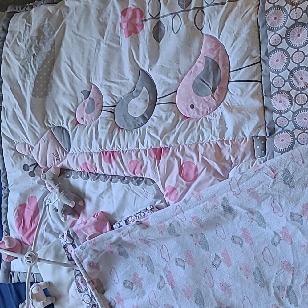 Pink Giraffe crib bedding